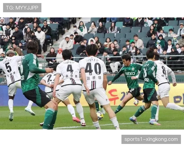 亚冠精英联赛:蔚山现代锋线儒尼奥尔上赛季韩职进23球展现卓越进攻效率