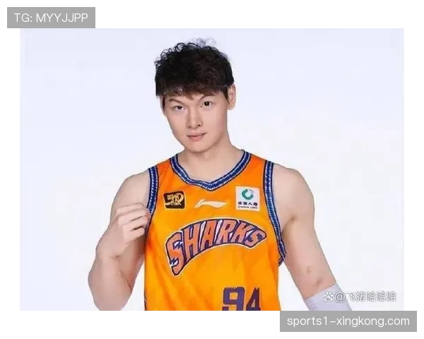 王哲林低位技术仍是上海支柱 内线策应助力团队进攻